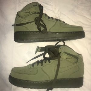 Nike Air Force 1 mid men 10.5 green